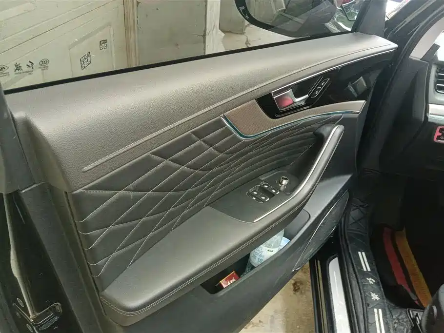 Hongqi HS5 Facelift 2.0 T Connected Flagship Enjoyment 4 WD