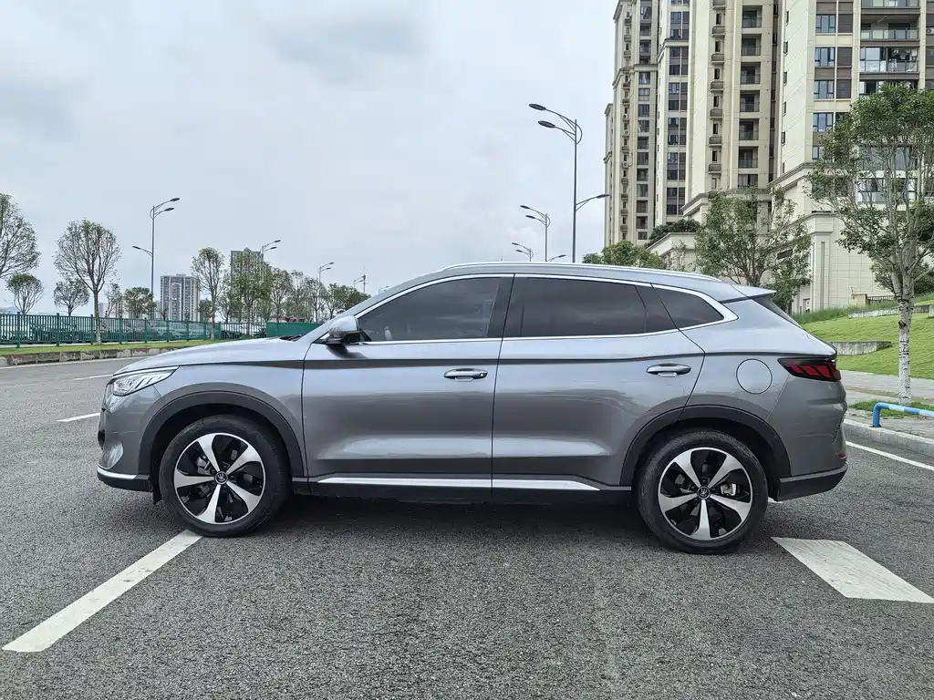 Song PLUS NEV DM-i 110 KM Flagship PLUS 5 G