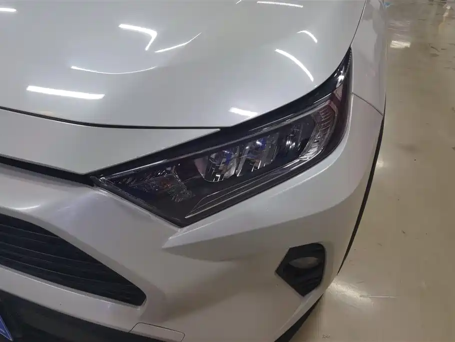 RAV4 2.0 L CVT 4 WD Style