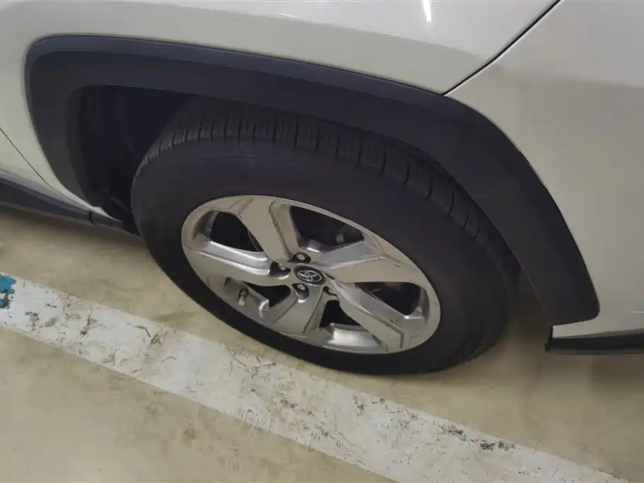 RAV4 2.0 L CVT 4 WD Style