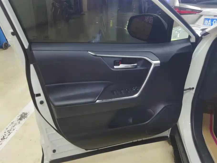 RAV4 2.0 L CVT 4 WD Style