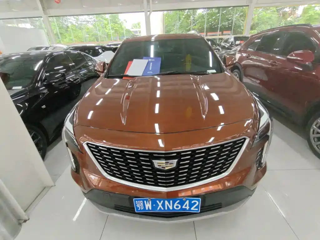 Cadillac XT4 28 T 2 WD Leading