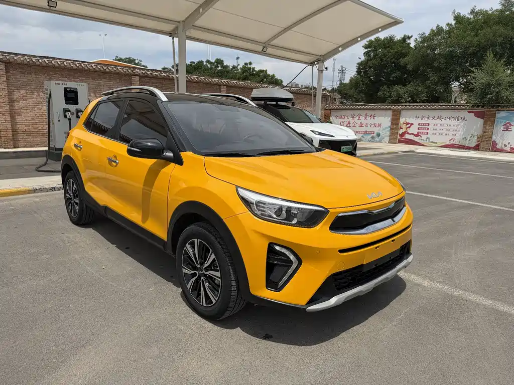 Stonic 1.4 L CVT Sunroof