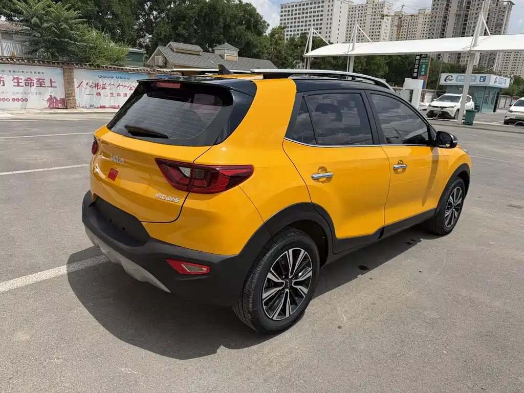 Stonic 1.4 L CVT Sunroof