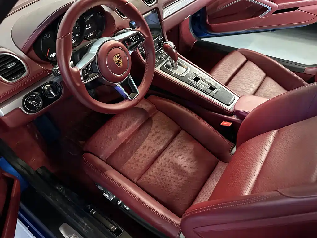 Porsche 718 Boxster 2.0 T