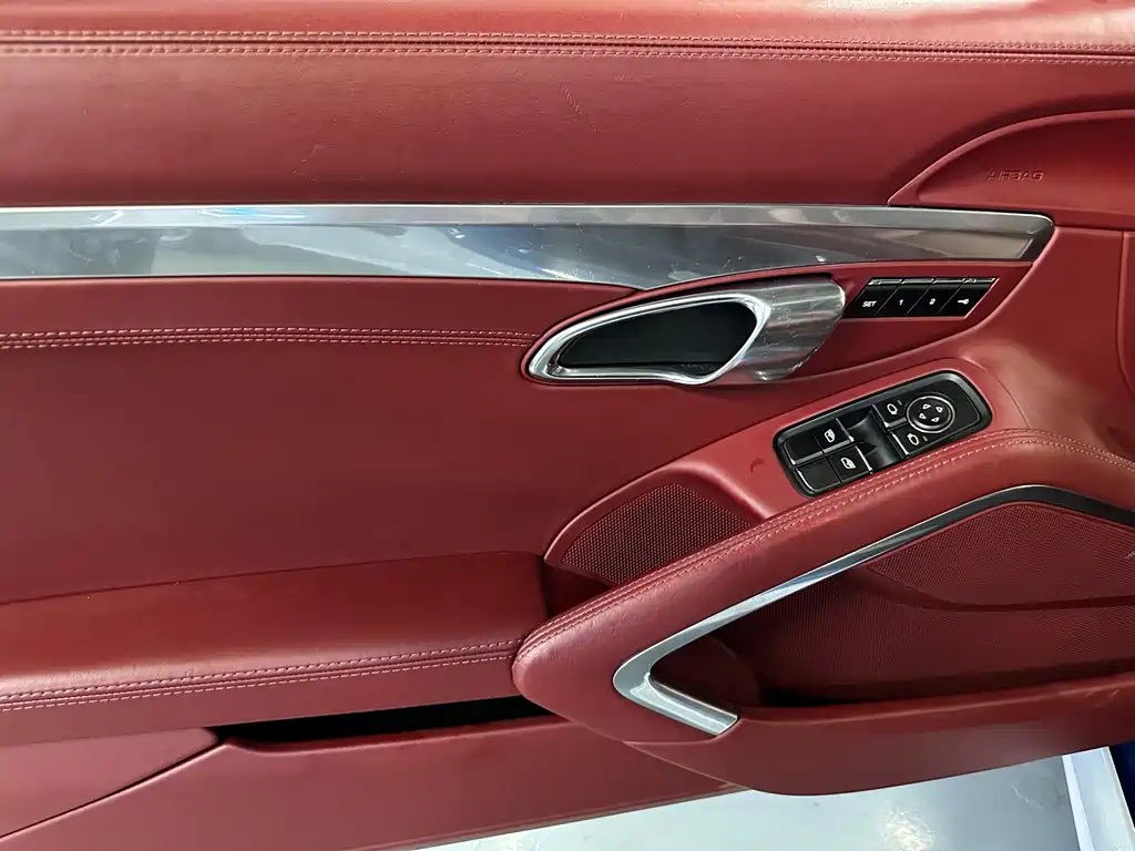 Porsche 718 Boxster 2.0 T