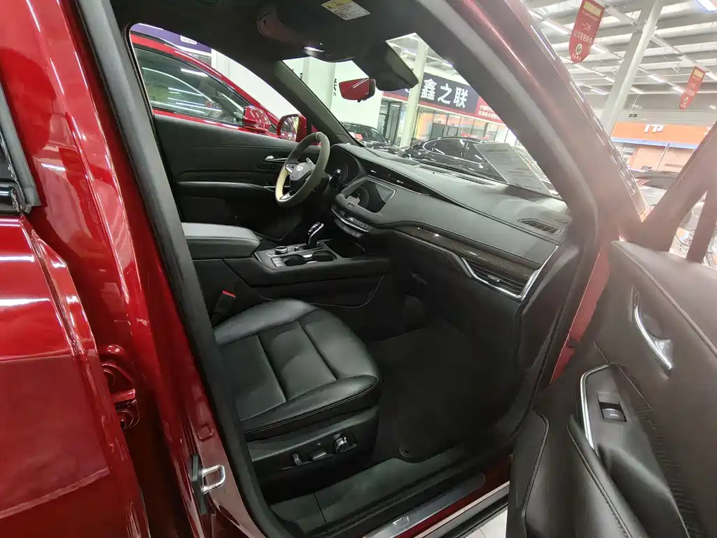 Cadillac XT4 28 T 4 WD Platinum