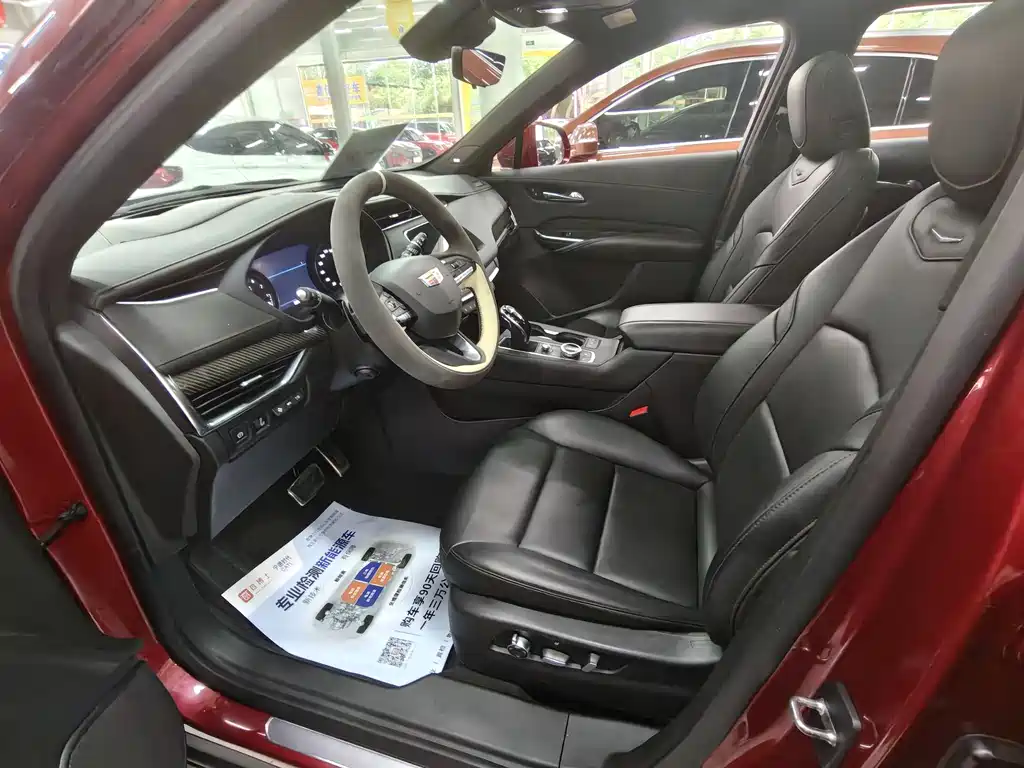 Cadillac XT4 28 T 4 WD Platinum