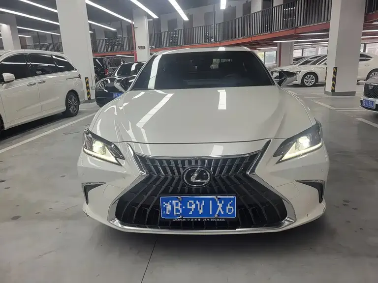 Lexus ES 200 Premium Enjoyment
