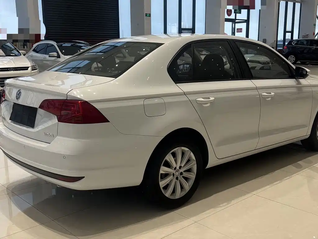 Bora 1.5 L Auto Comfort