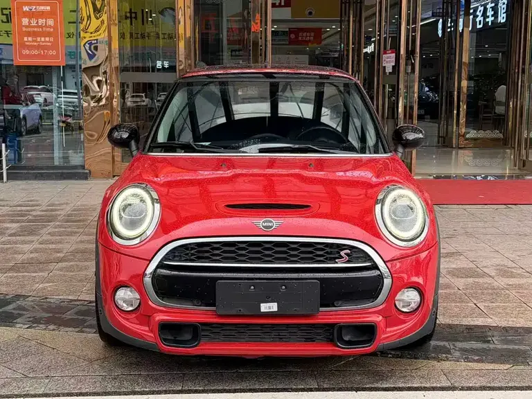 MINI 2.0 T COOPER S Artist