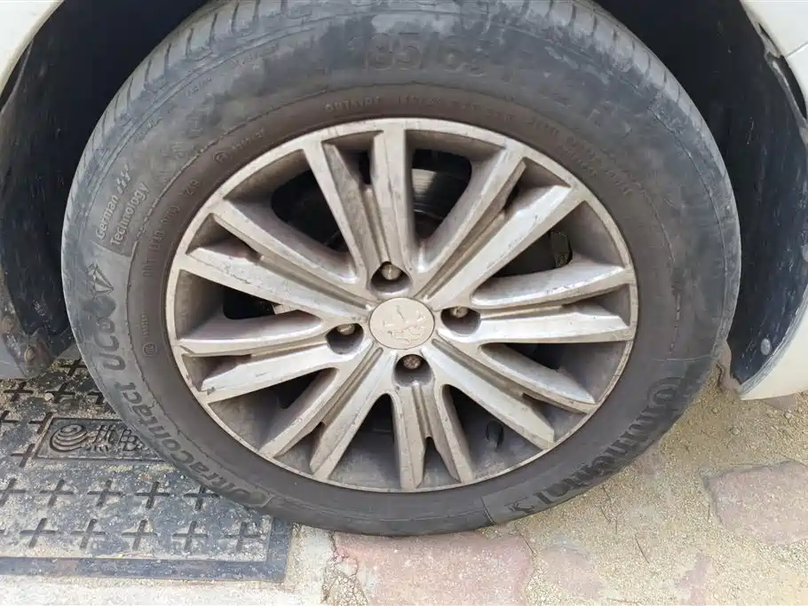 Peugeot 301 标致301 2014款 1.6 L 手动豪华版
