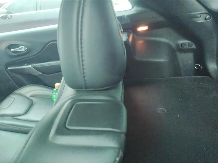 Cherokee 自由光 2019款 2.0 T 四驱探享版 国V