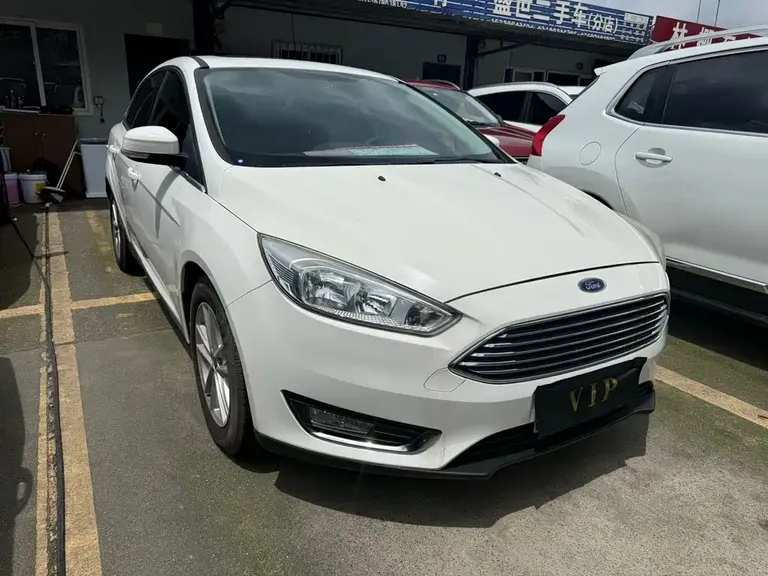 Ford Focus Sedan EcoBoost 180 Auto Elite