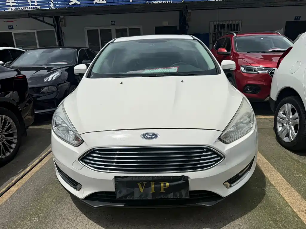 Focus Sedan EcoBoost 180 Auto Elite