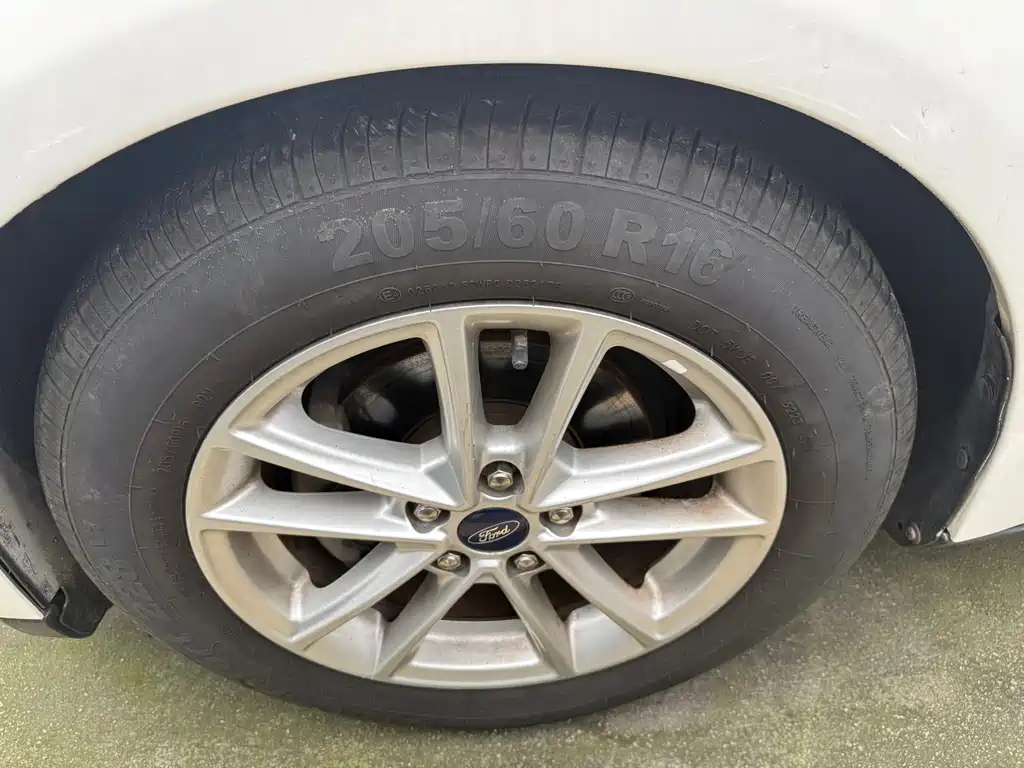 Focus Sedan EcoBoost 180 Auto Elite