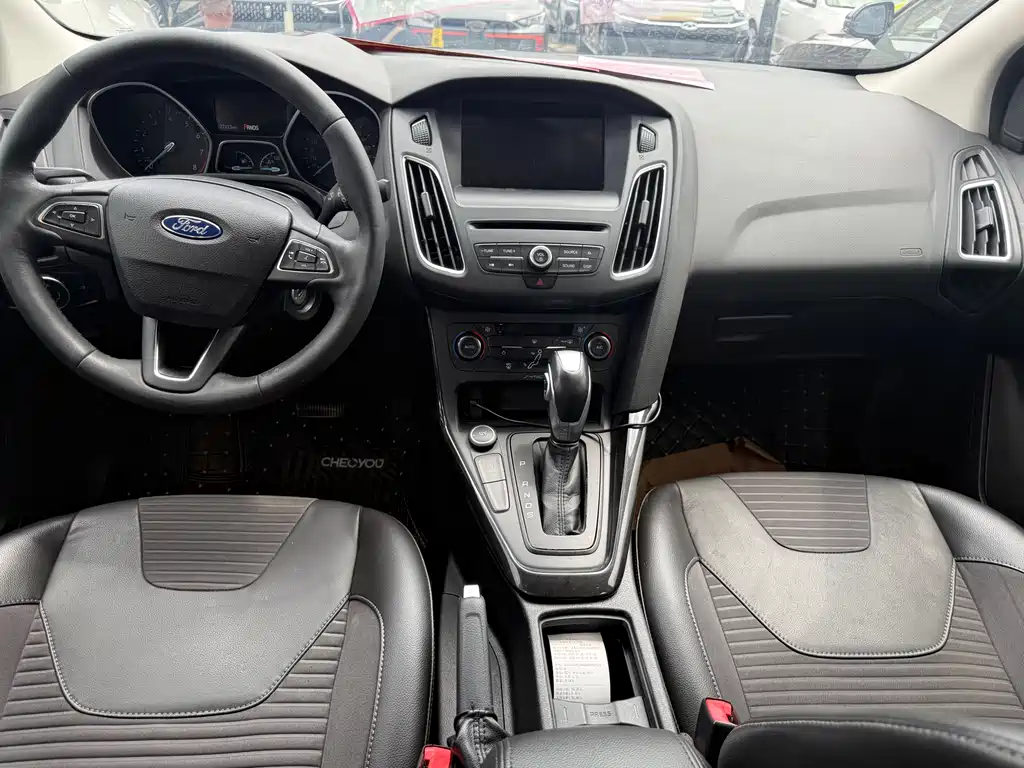 Focus Sedan EcoBoost 180 Auto Elite