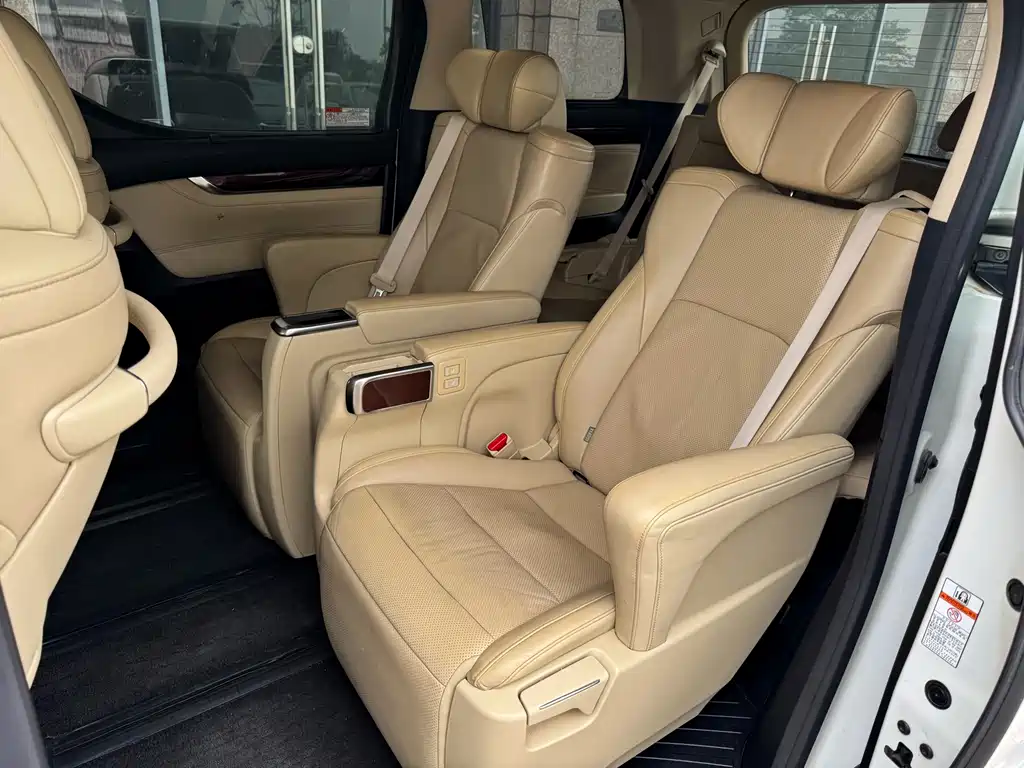 Alphard 3.5 L Luxury