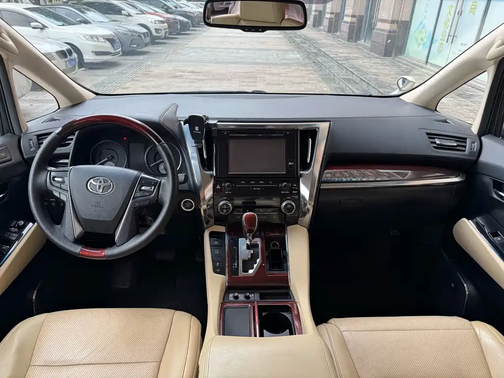 Alphard 3.5 L Luxury