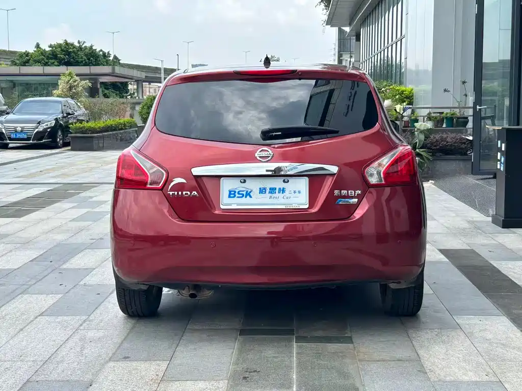 Tiida 1.6 L CVT Comfort