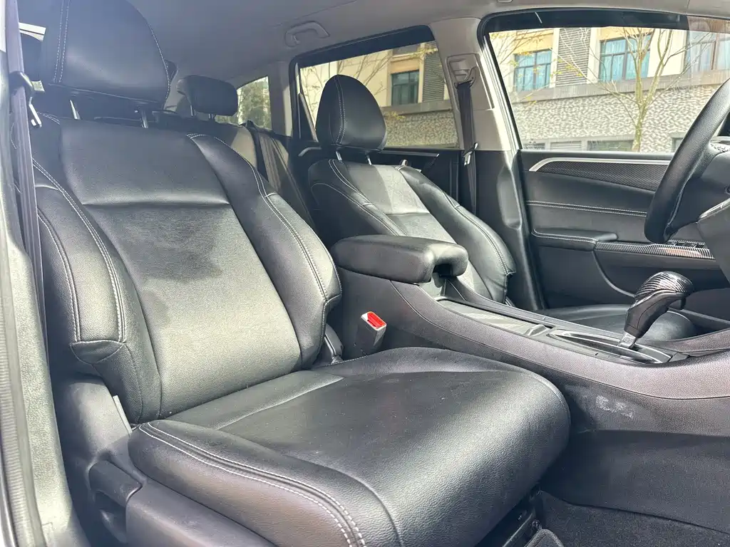 Jade 1.8 L Auto Classic 5-seat