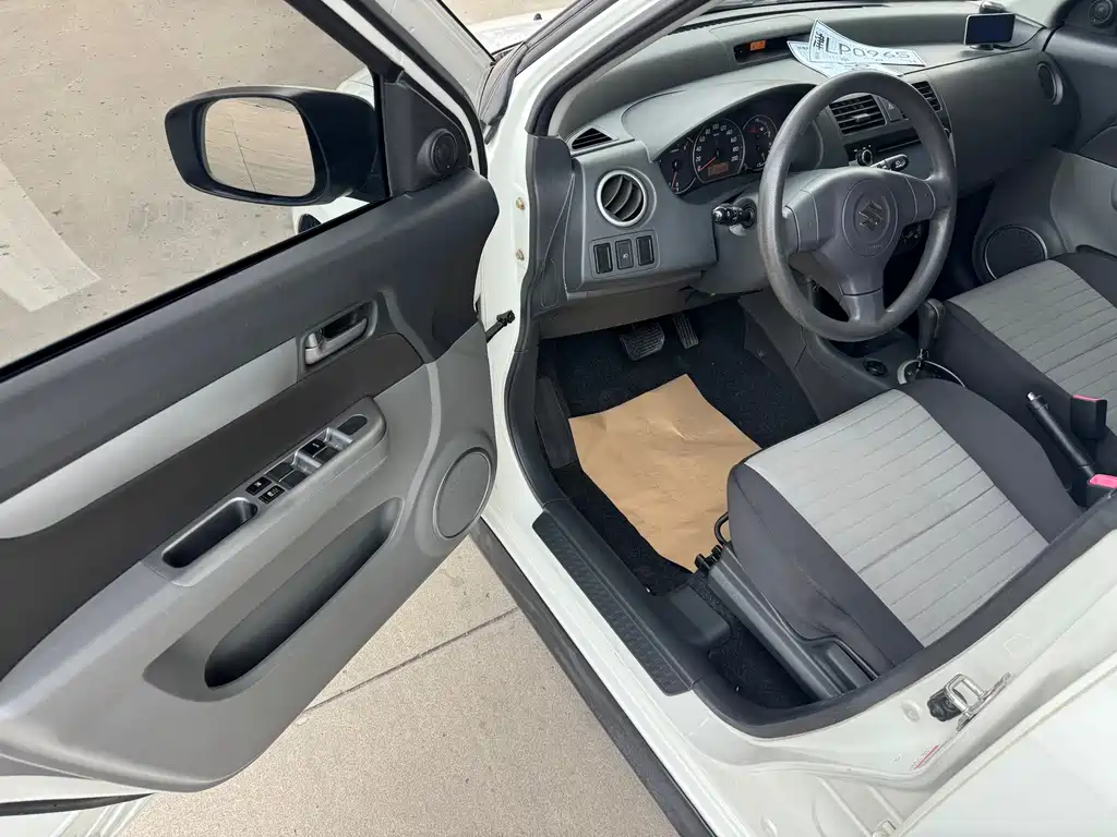 Swift 1.5 L Auto Fashion
