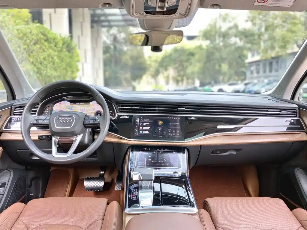 Audi Q7 55 TFSI quattro S line Distinguished