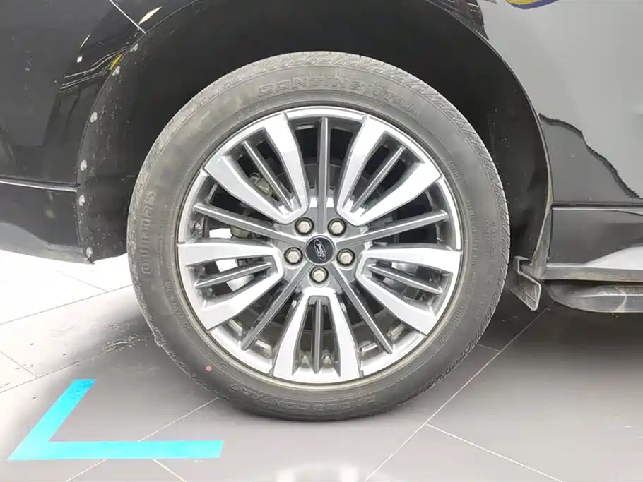 Edge PLUS EcoBoost 245 2 WD Grand Sharp 7-seat