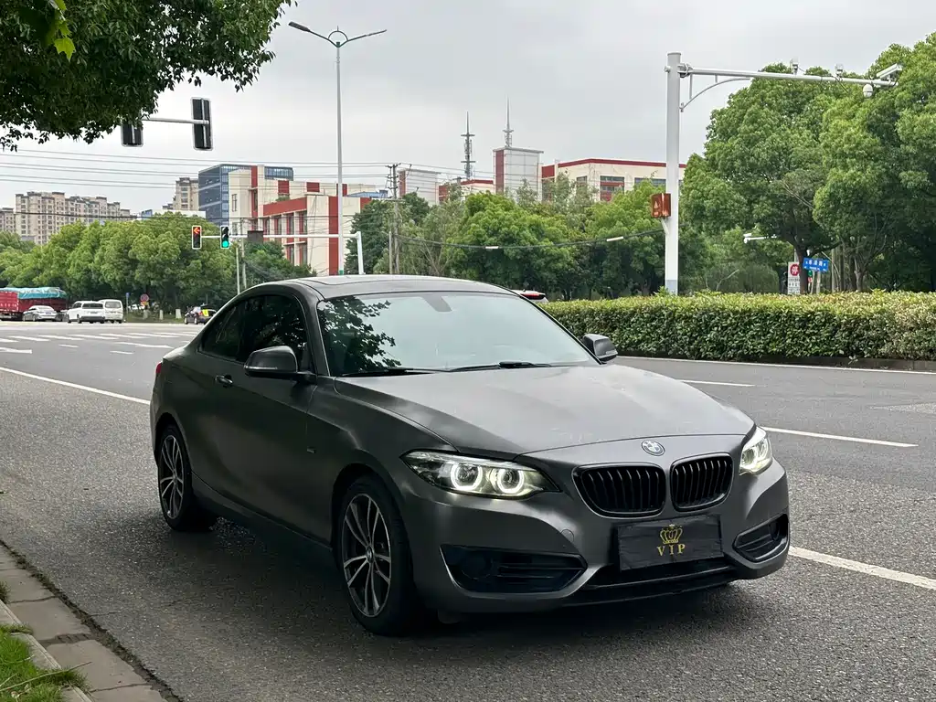 BMW 2 Series (Import) 220 i Sport Design Package