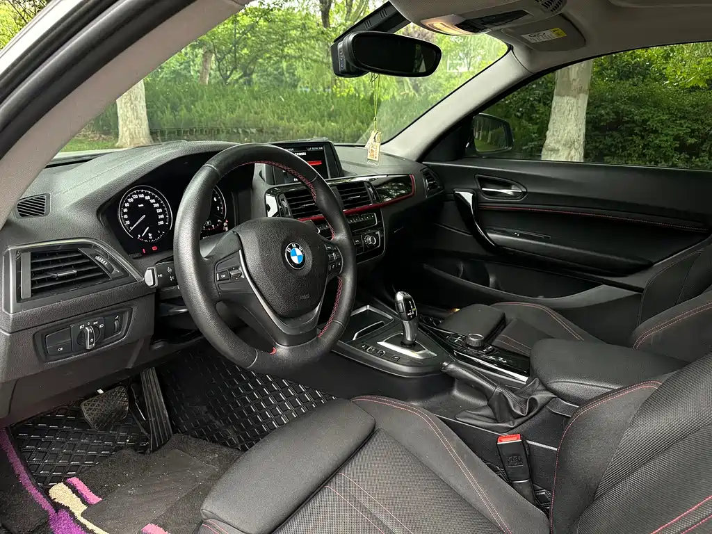 BMW 2 Series (Import) 220 i Sport Design Package