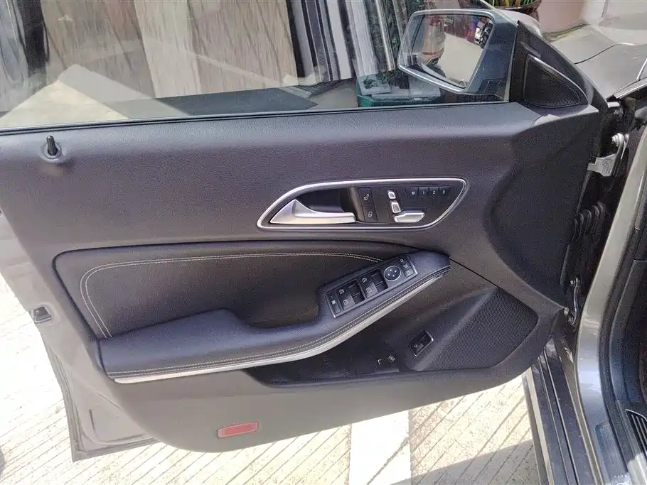 Mercedes-Benz CLA (Import) CLA 200 Fashion