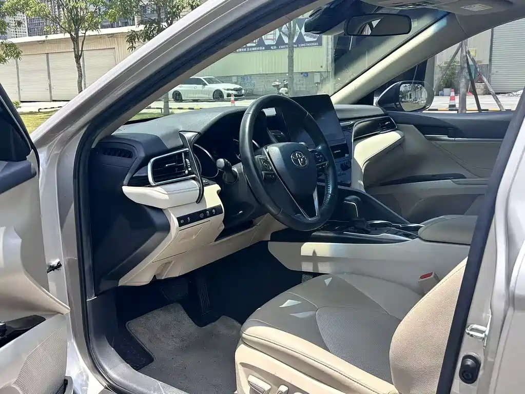 Camry 2.0 G Luxury