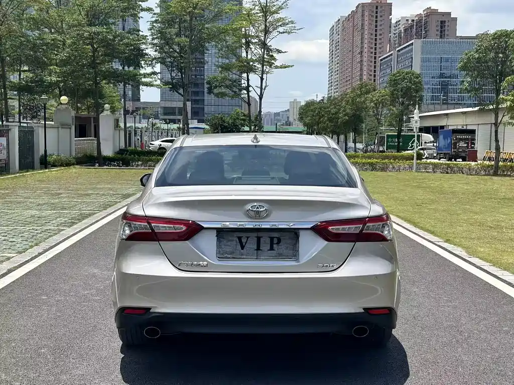 Camry 2.0 G Luxury