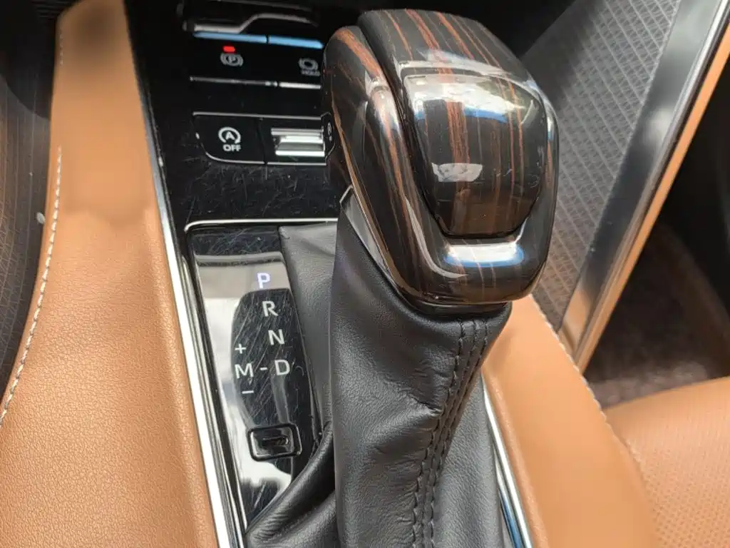 Venza 2.0 L CVT 2 WD Distinguished