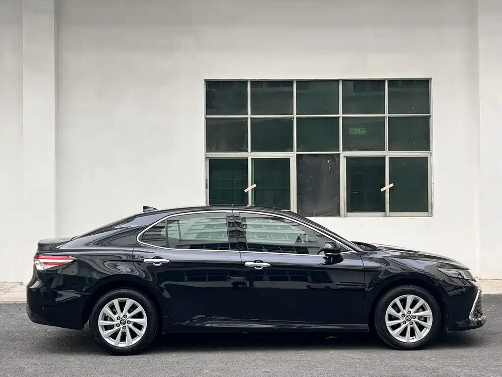 Camry 2.0 G Luxury