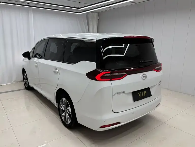 GAC Trumpchi M6 270 T DCT Luxury (7-seat)