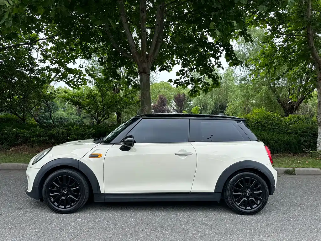 MINI 1.2 T ONE+