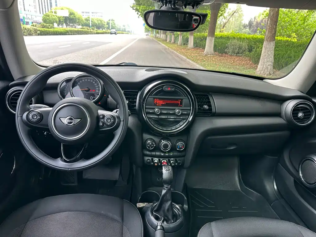 MINI 1.2 T ONE+