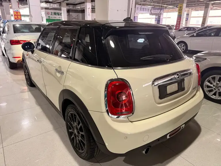 MINI 1.5 T COOPER 5-door