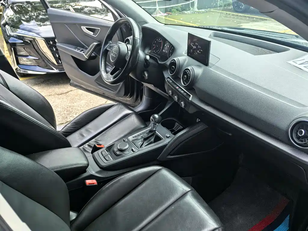 Audi Q2 L 35 TFSI Launch Exclusive CN-VI