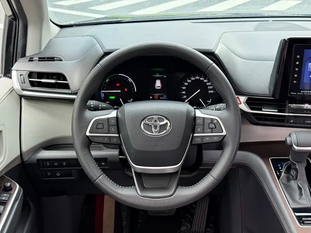 Sienna 2.5 L Hybrid Luxury