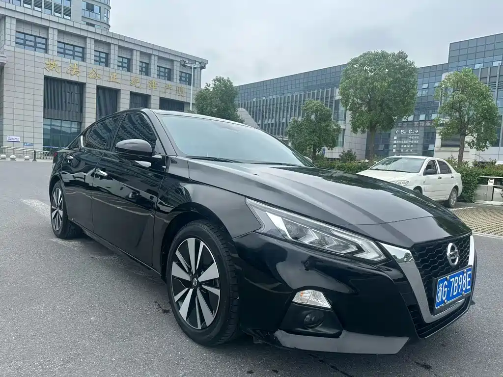 Teana 2.0 L XL Comfort