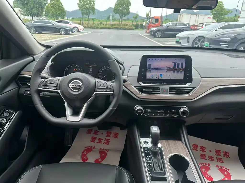 Teana 2.0 L XL Comfort