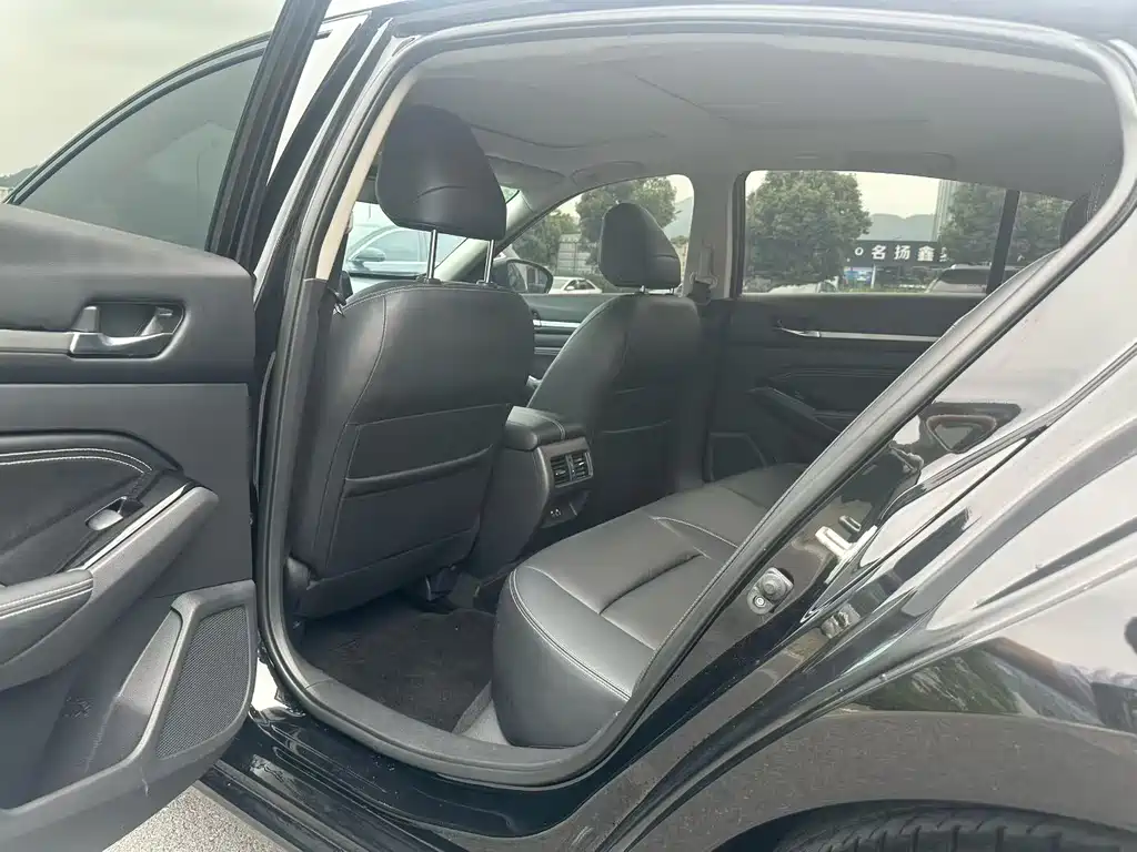 Teana 2.0 L XL Comfort