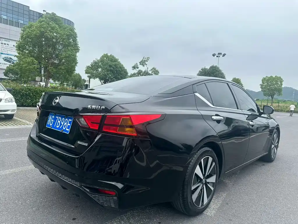 Teana 2.0 L XL Comfort