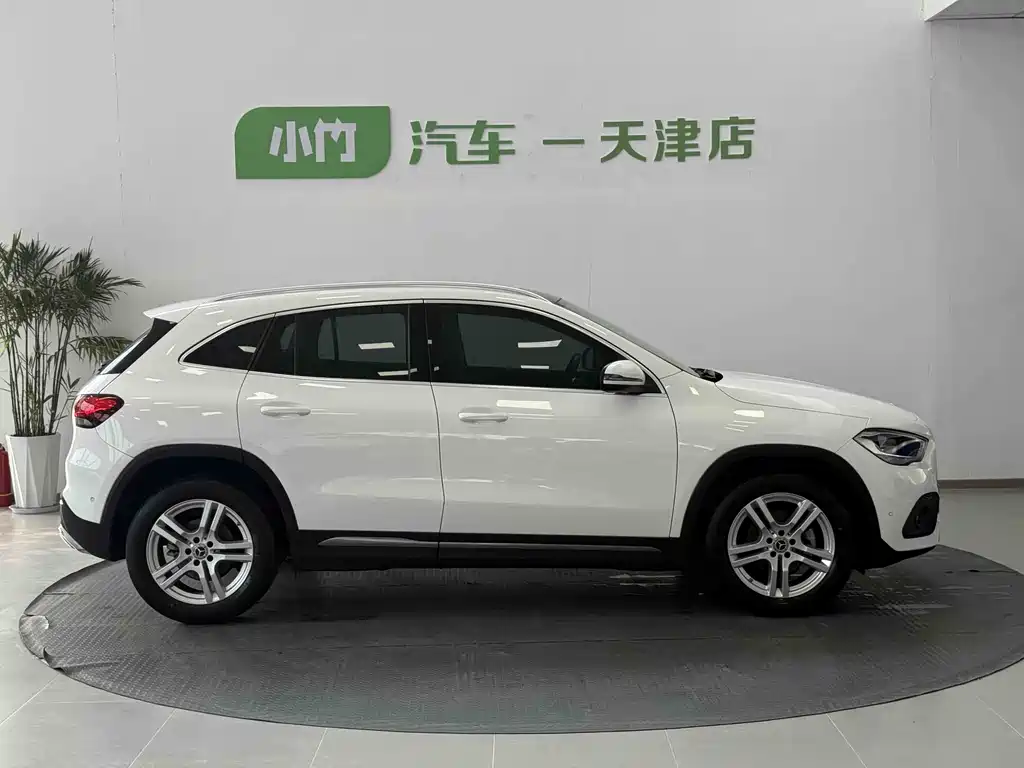 Mercedes-Benz GLA GLA 180