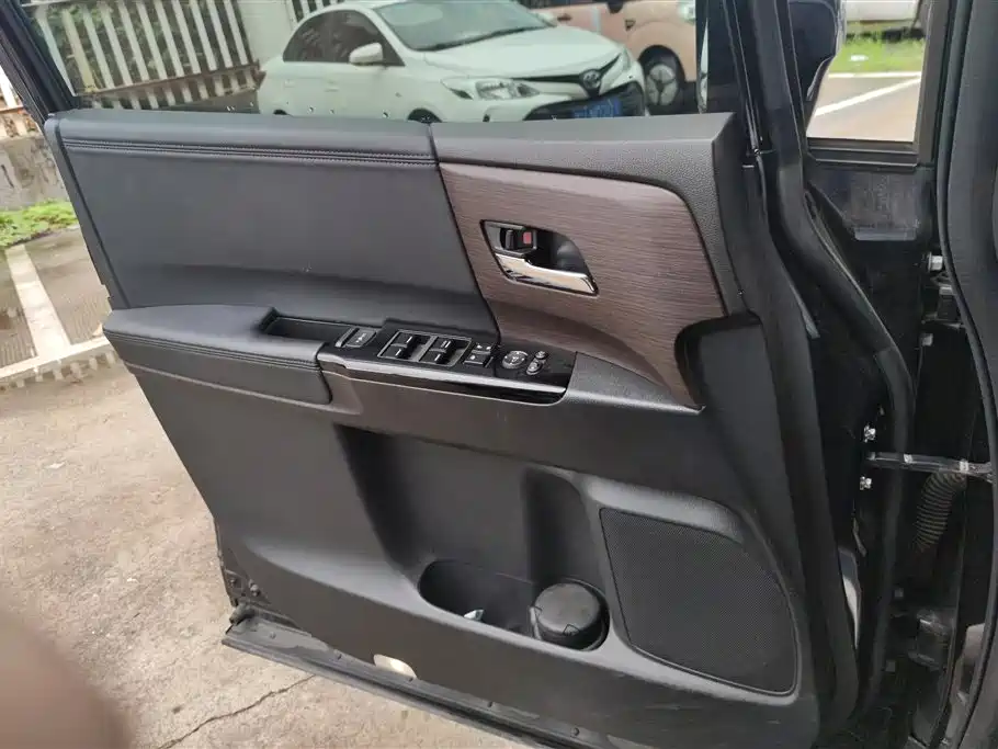 Odyssey 2.0 L e:HEV Sharp· Leading Enjoyment