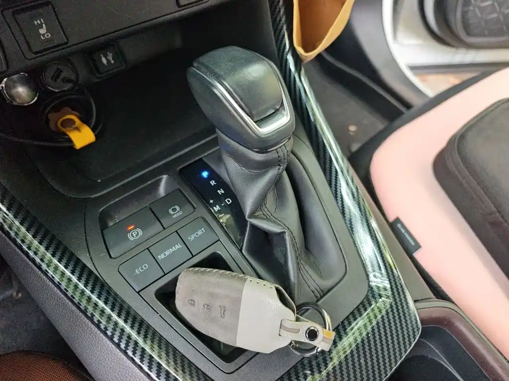 RAV4 2.0 L CVT 2 WD Style PLUS