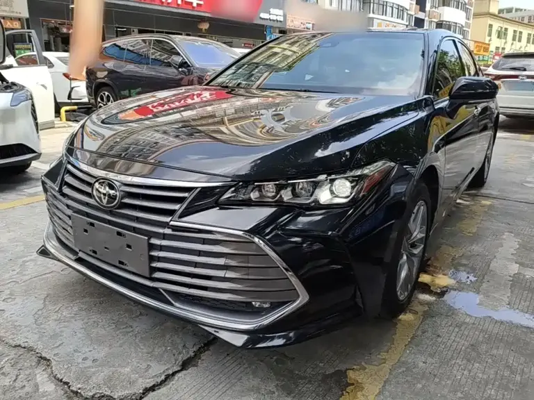 Toyota Avalon 2.5 L Luxury