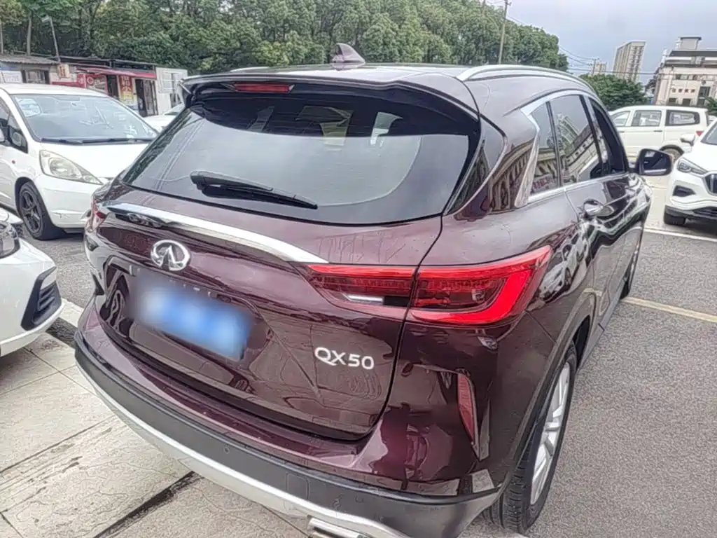 Infiniti QX50 2.0 T 2 WD Fashion
